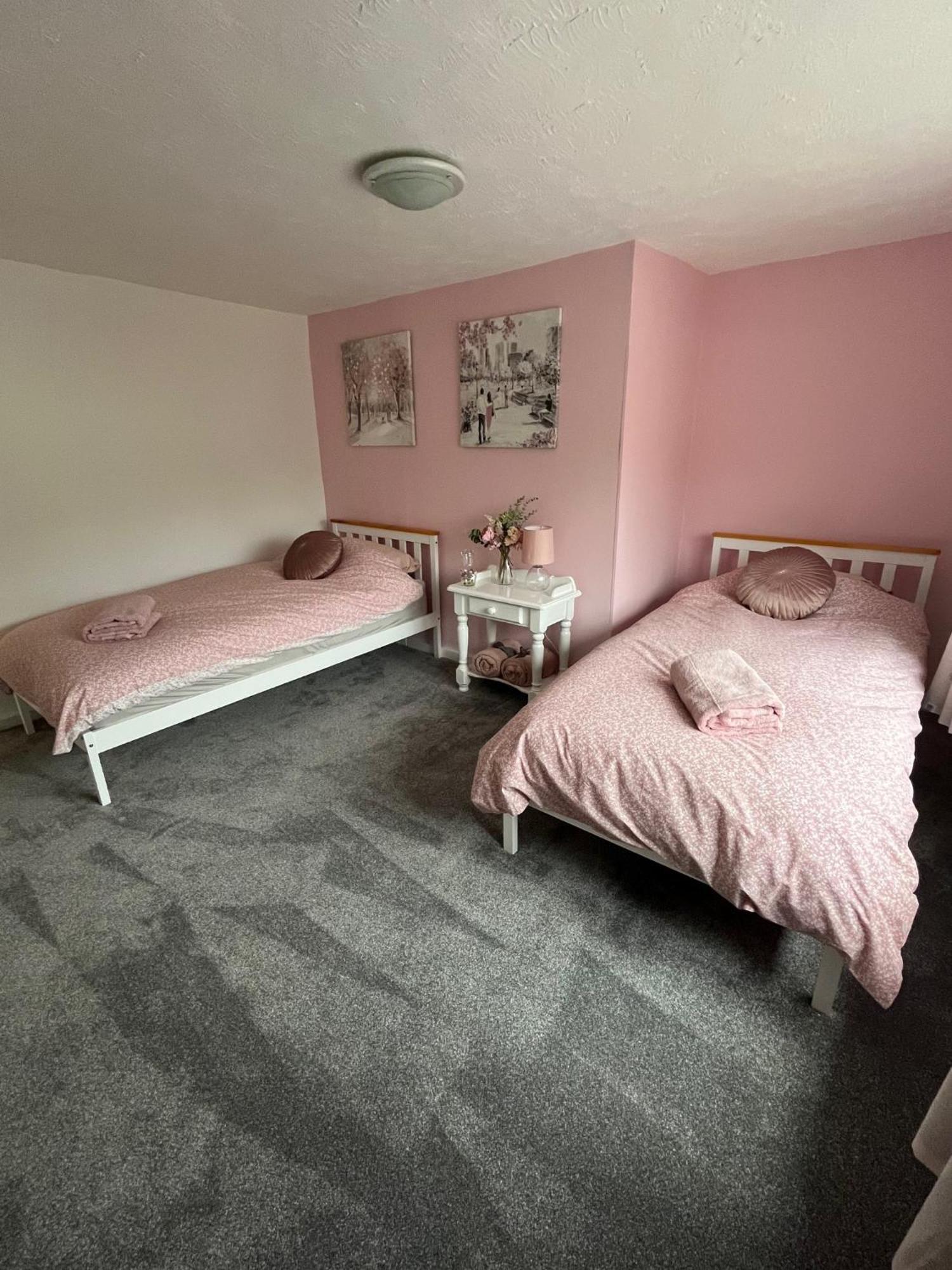 Windmill Cottage Ely Room photo